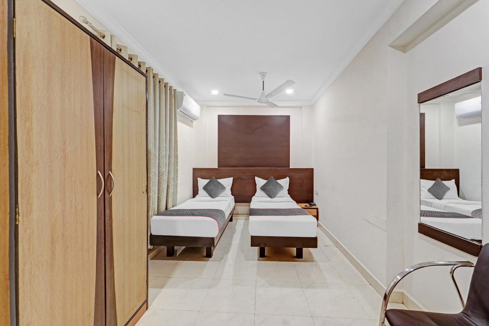 Collection O Mount Road Rich Mount Near Marina Beach Hotel Chennai Bagian luar foto
