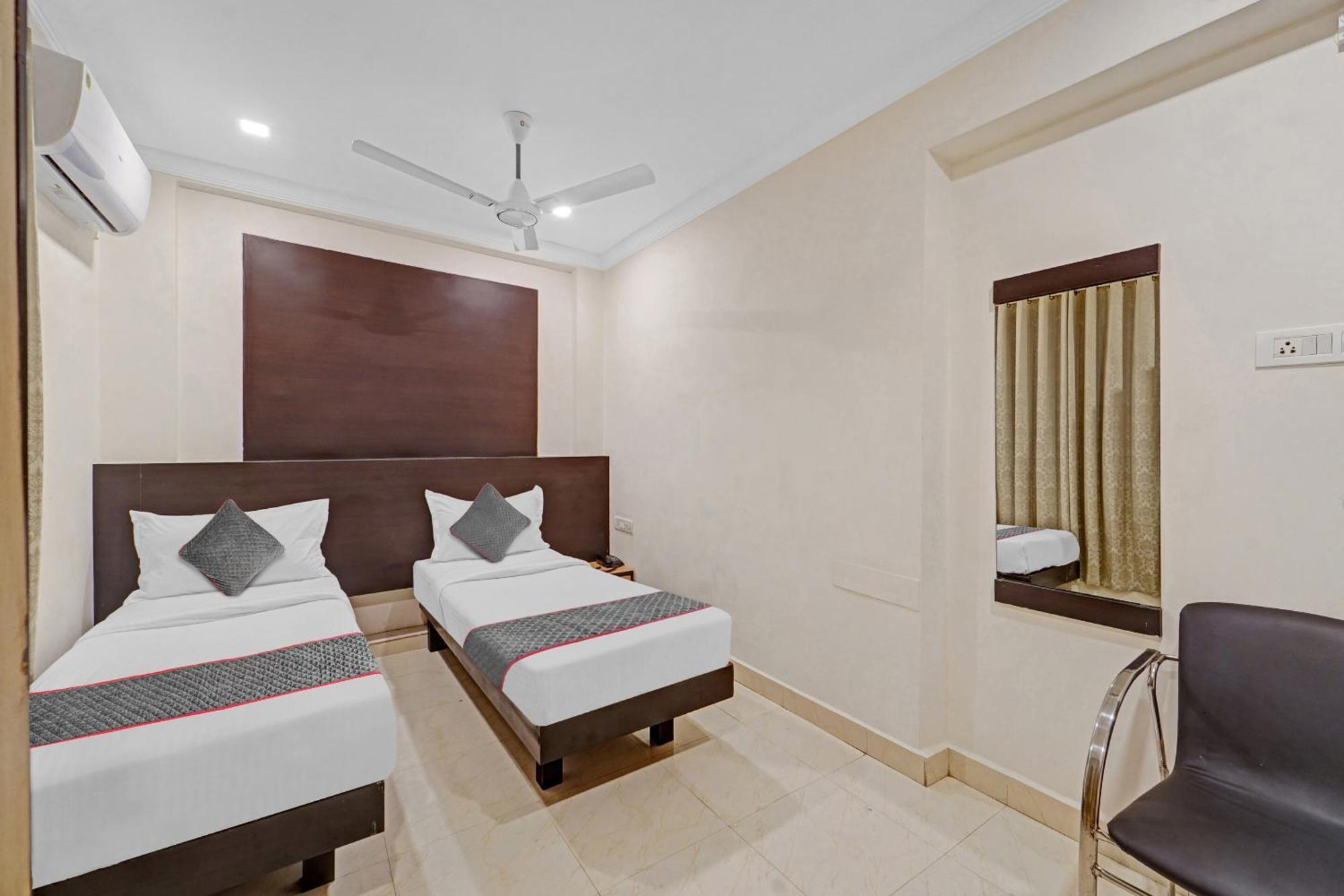 Collection O Mount Road Rich Mount Near Marina Beach Hotel Chennai Bagian luar foto