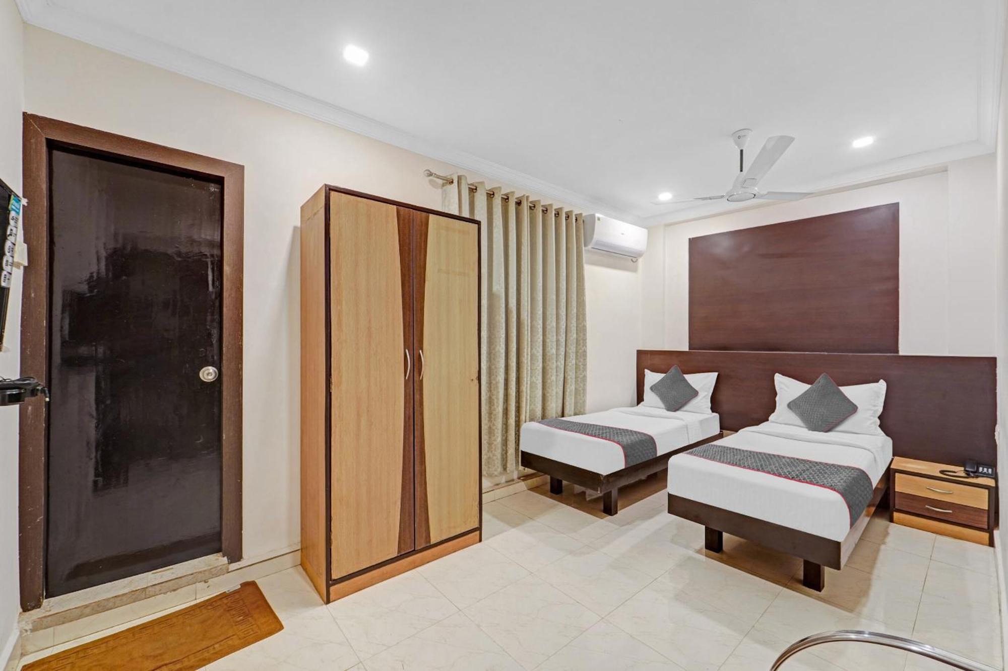 Collection O Mount Road Rich Mount Near Marina Beach Hotel Chennai Bagian luar foto